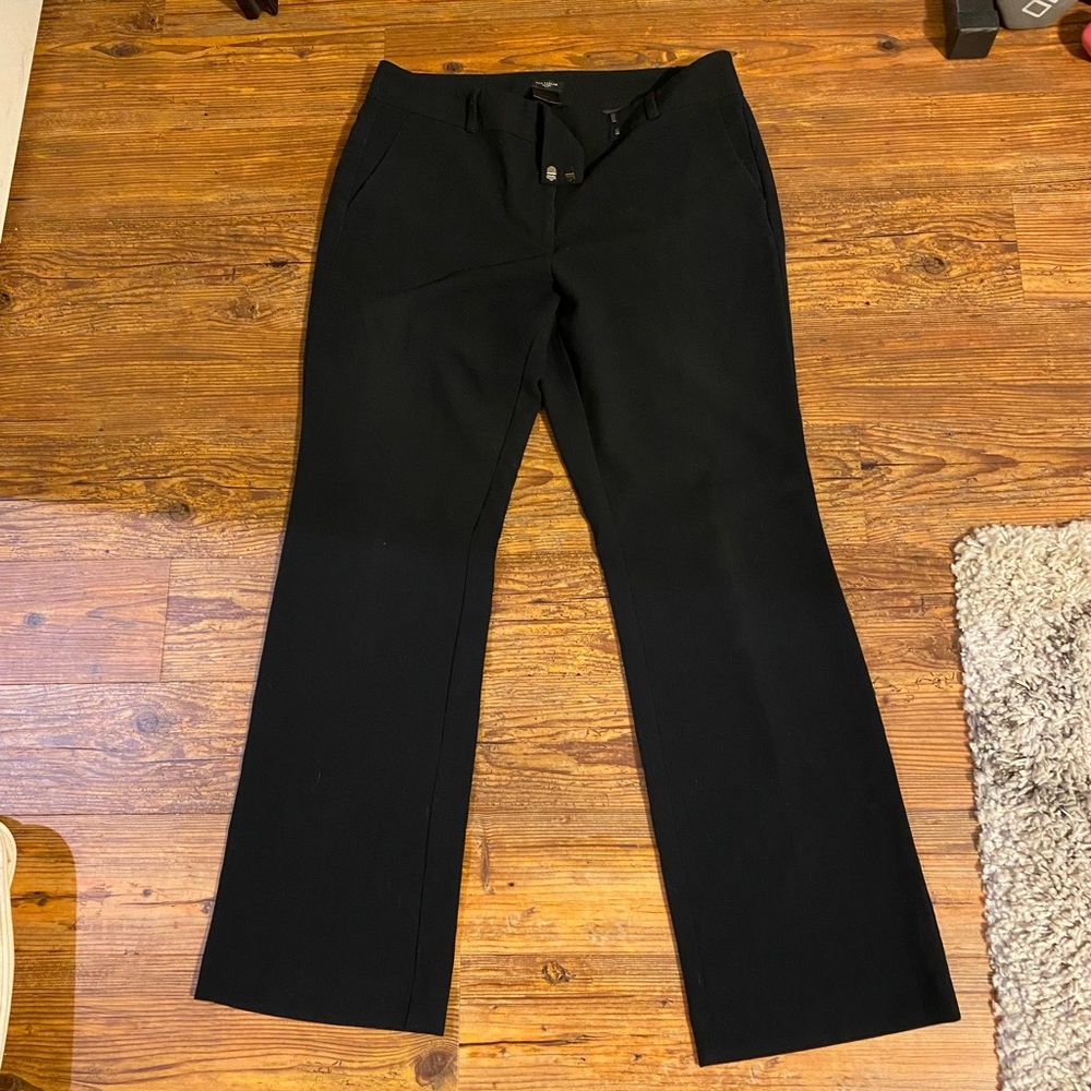 Ann Taylor petite signature pant in black, size 8P. Classic fit, 30” inseam.